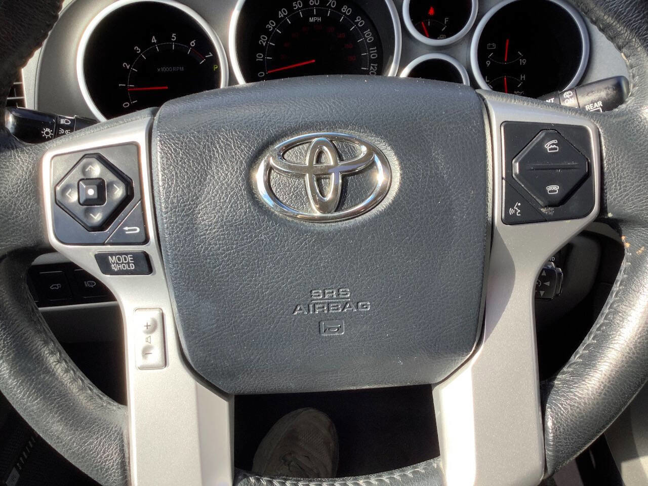 Used 2015 Toyota Sequoia Limited AWD/4WD image 57