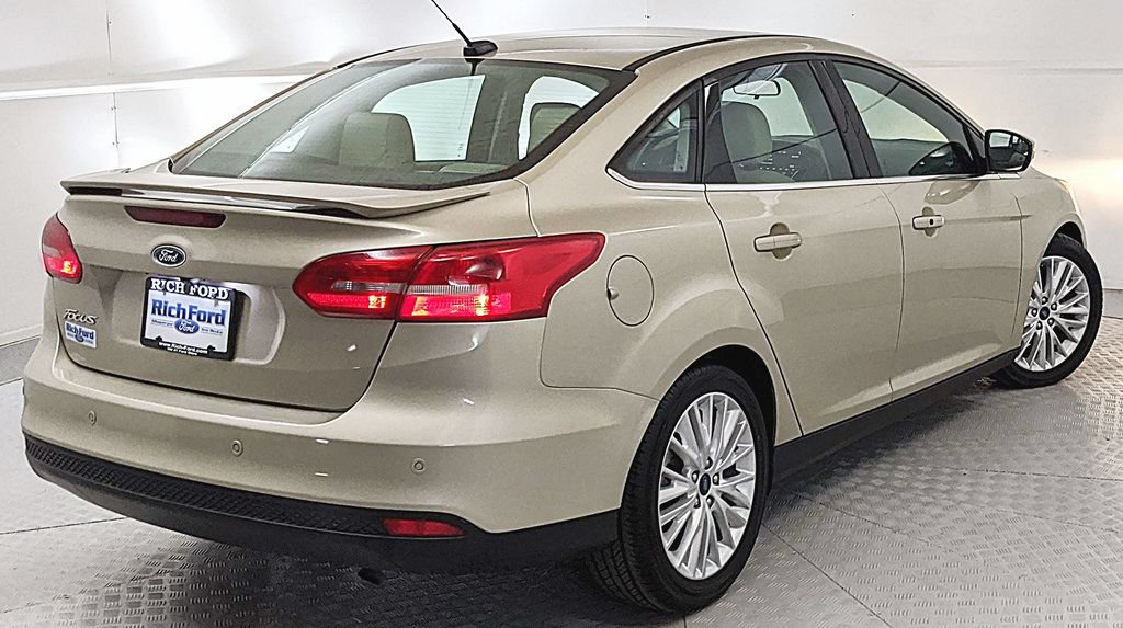 Used 2017 Ford Focus Titanium FWD image 3