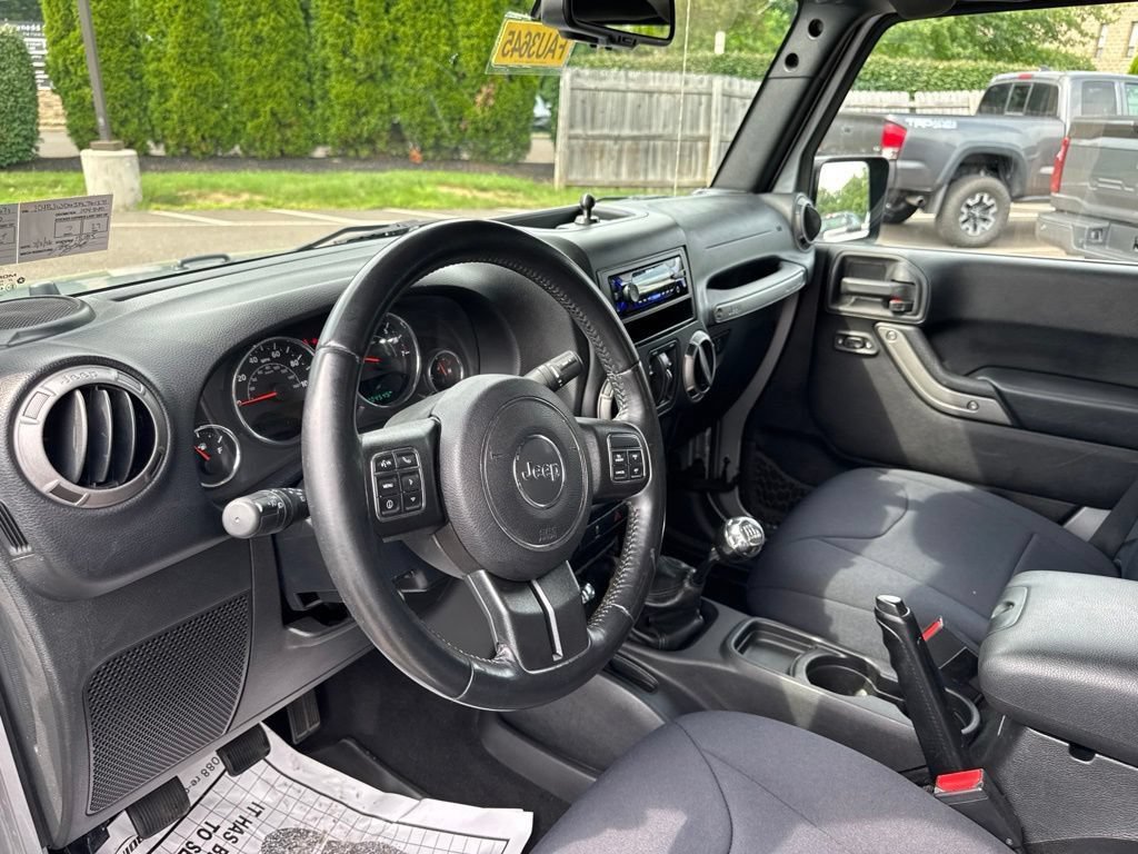 Used 2015 Jeep Wrangler Unlimited Sport w/ Quick Order Package 23S AWD/4WD image 18