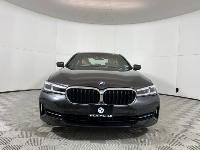 Used 2023 BMW 530i xDrive w/ Premium Package image 2