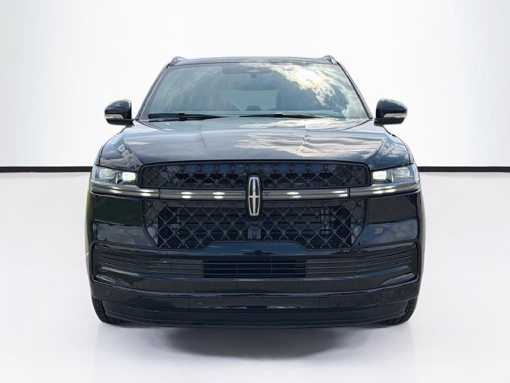New 2027 Lincoln Navigator Reserve w/ Jet Appearance Package AWD/4WD image 2