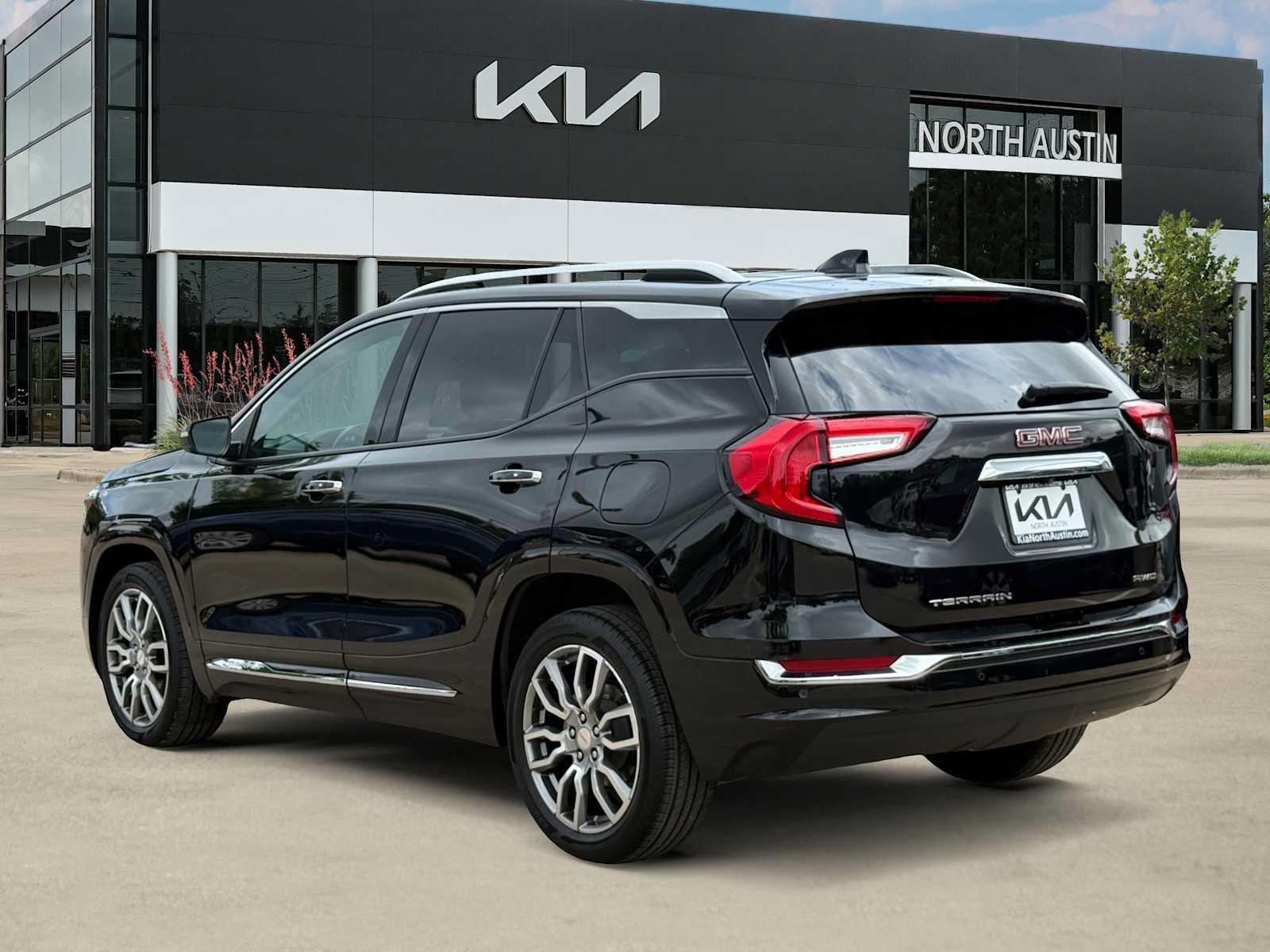 Used 2022 GMC Terrain Denali w/ LPO, Cargo Package AWD/4WD image 10