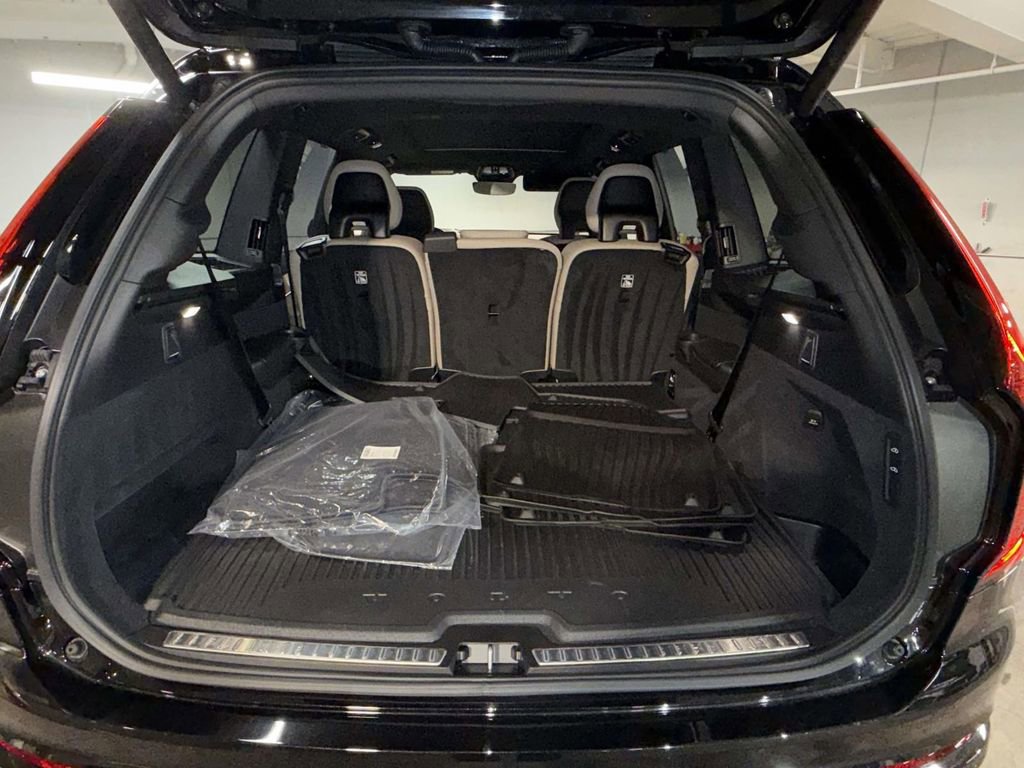 Used 2026 Volvo XC90 T8 Ultra w/ Protection Package AWD/4WD image 17