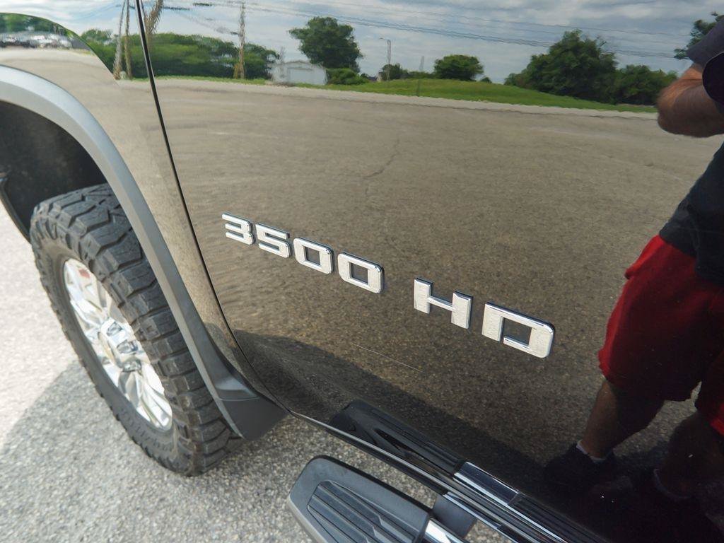 Used 2022 Chevrolet Silverado 3500 High Country w/ Z71 Off-Road Package AWD/4WD image 10