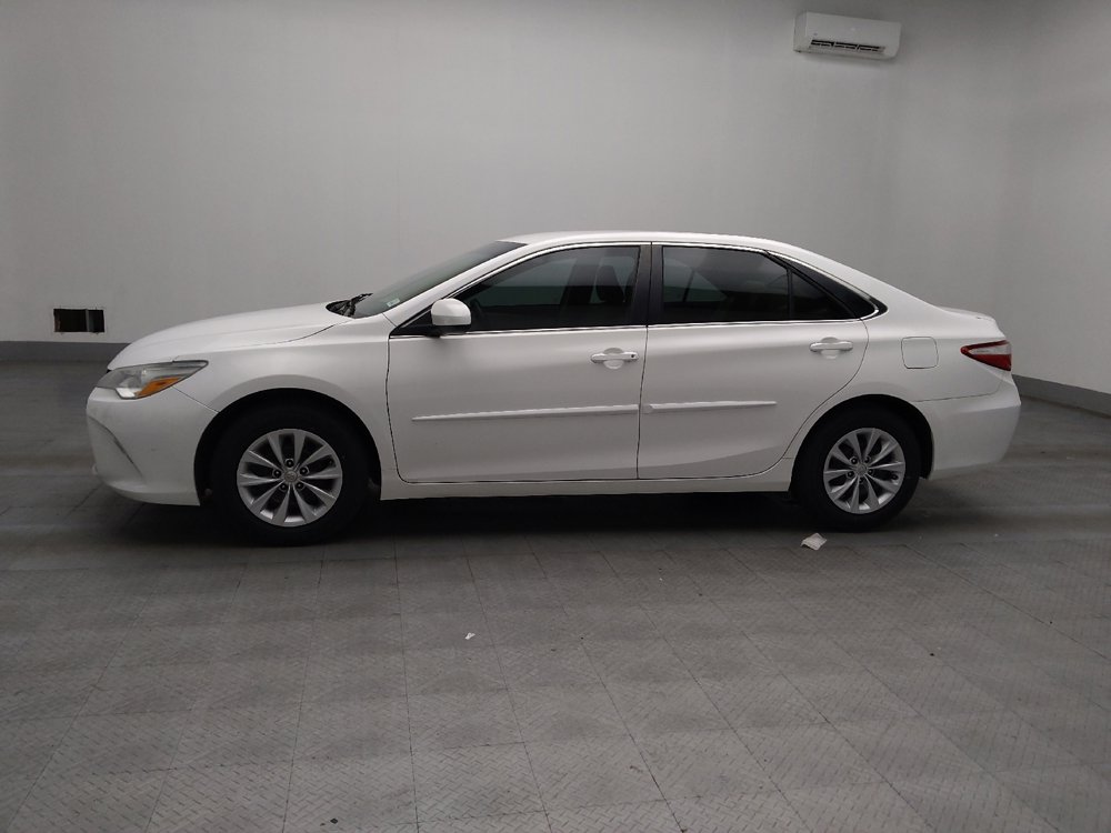 Used 2016 Toyota Camry LE image 2