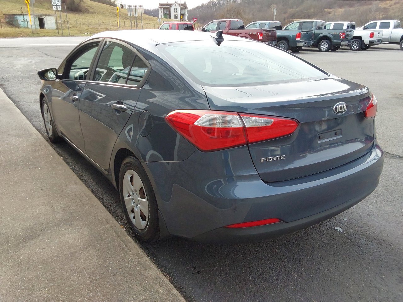Used 2016 Kia Forte LX w/ LX Popular Package image 5