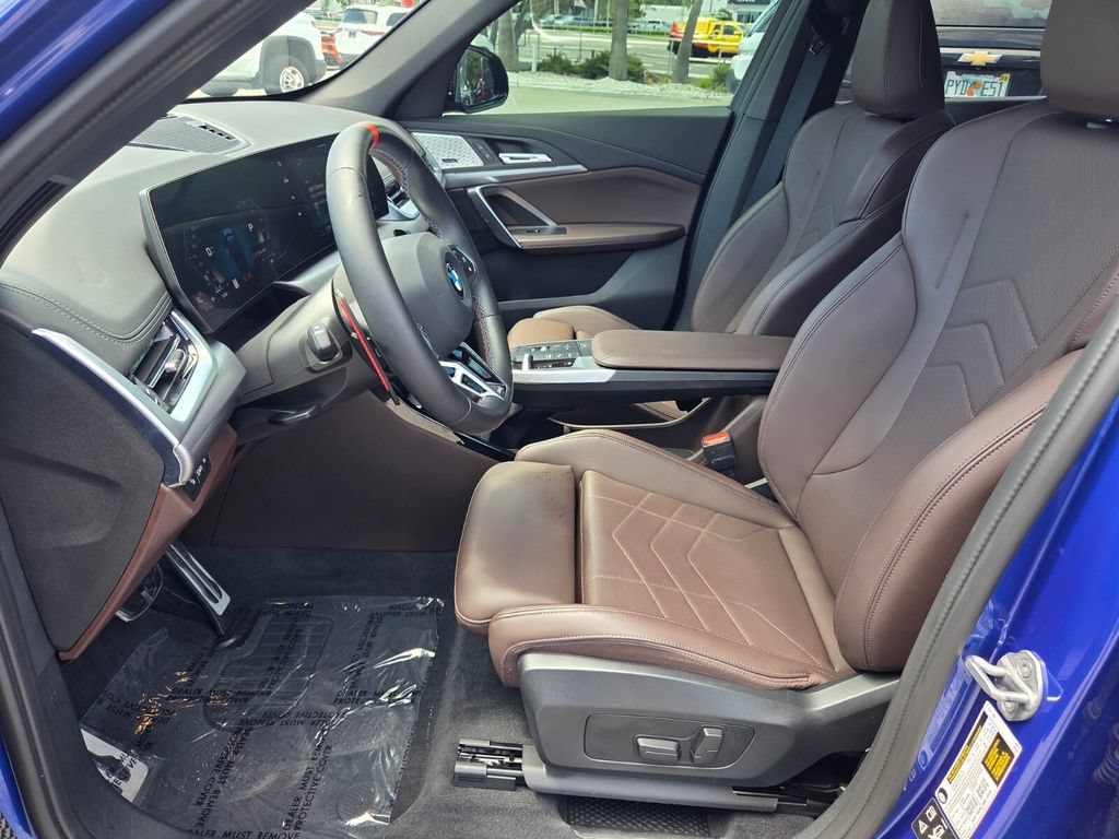 Used 2025 BMW X1 M35i AWD/4WD image 4