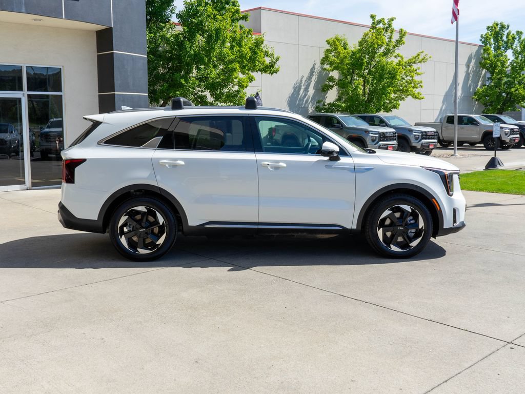 Certified 2026 Kia Sorento EX AWD/4WD image 8