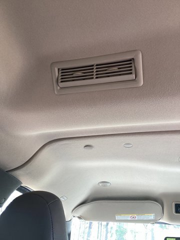 Used 2022 Chevrolet Express 3500 LS image 10