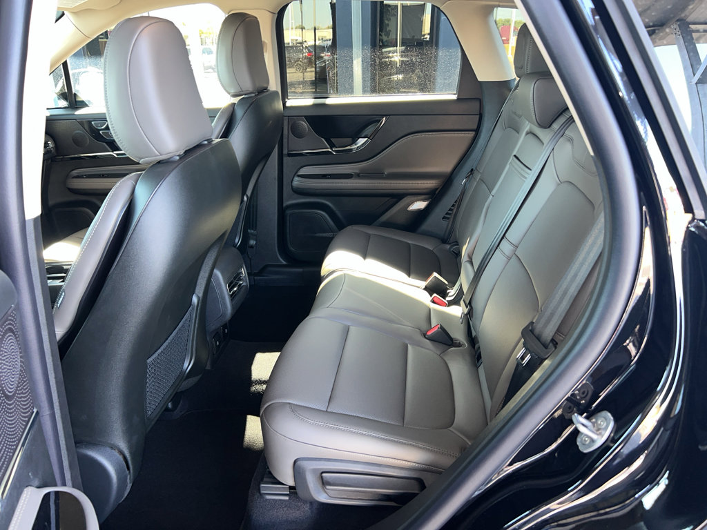 New 2026 Lincoln Corsair Premiere image 14