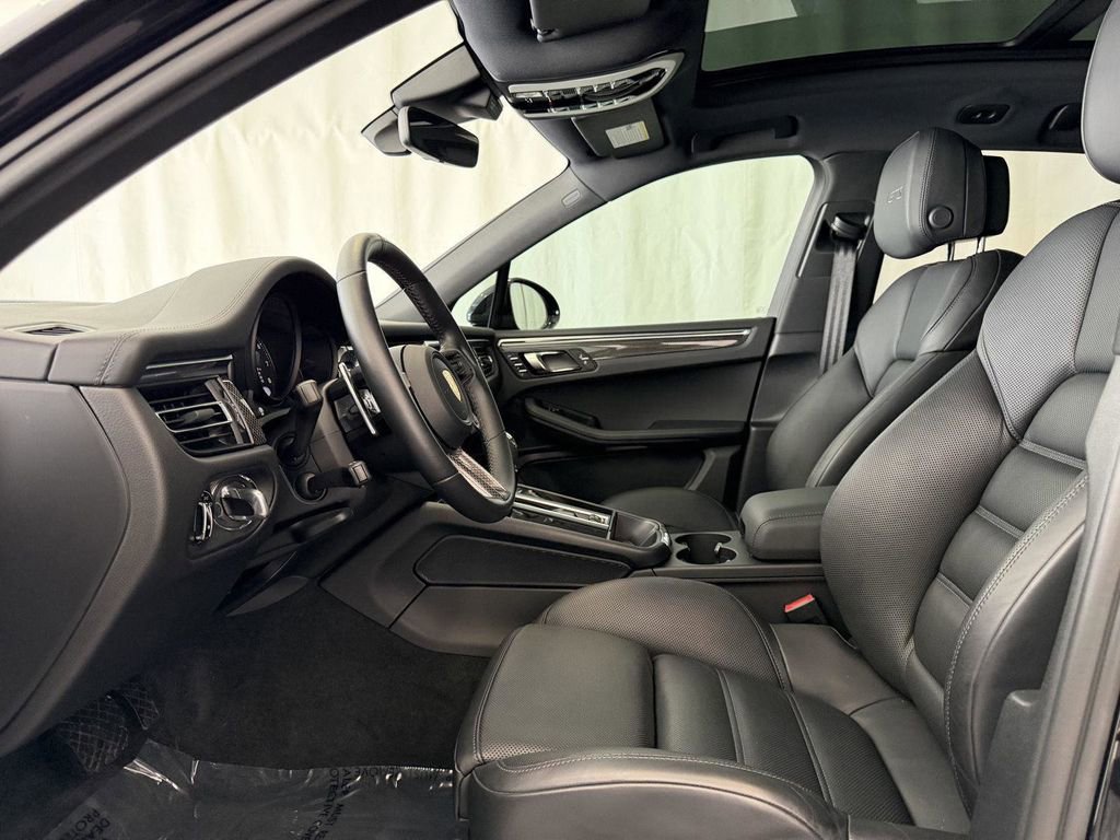 Certified 2022 Porsche Macan GTS image 5