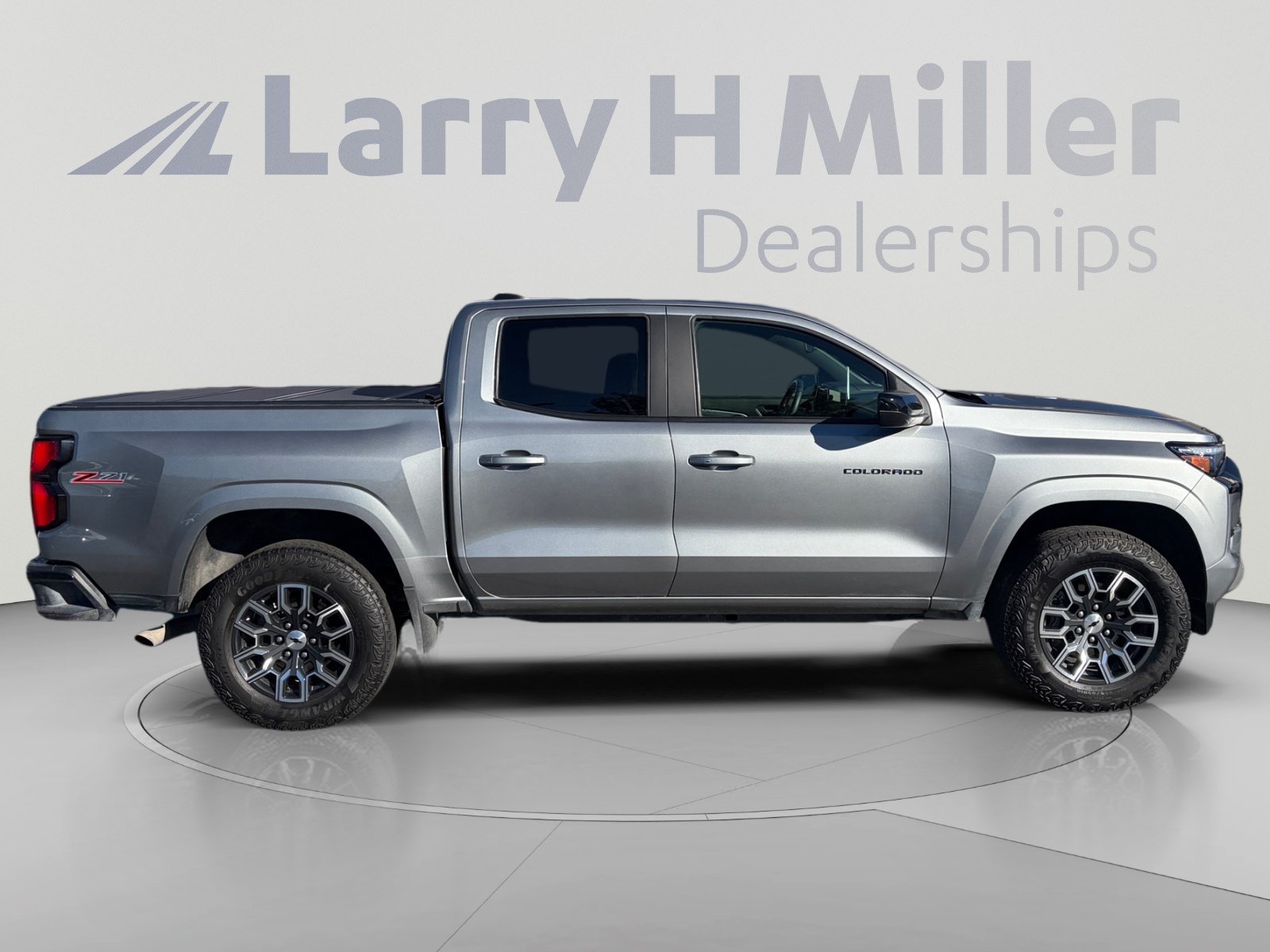 Used 2023 Chevrolet Colorado Z71 w/ Advanced Trailering Package AWD/4WD image 6