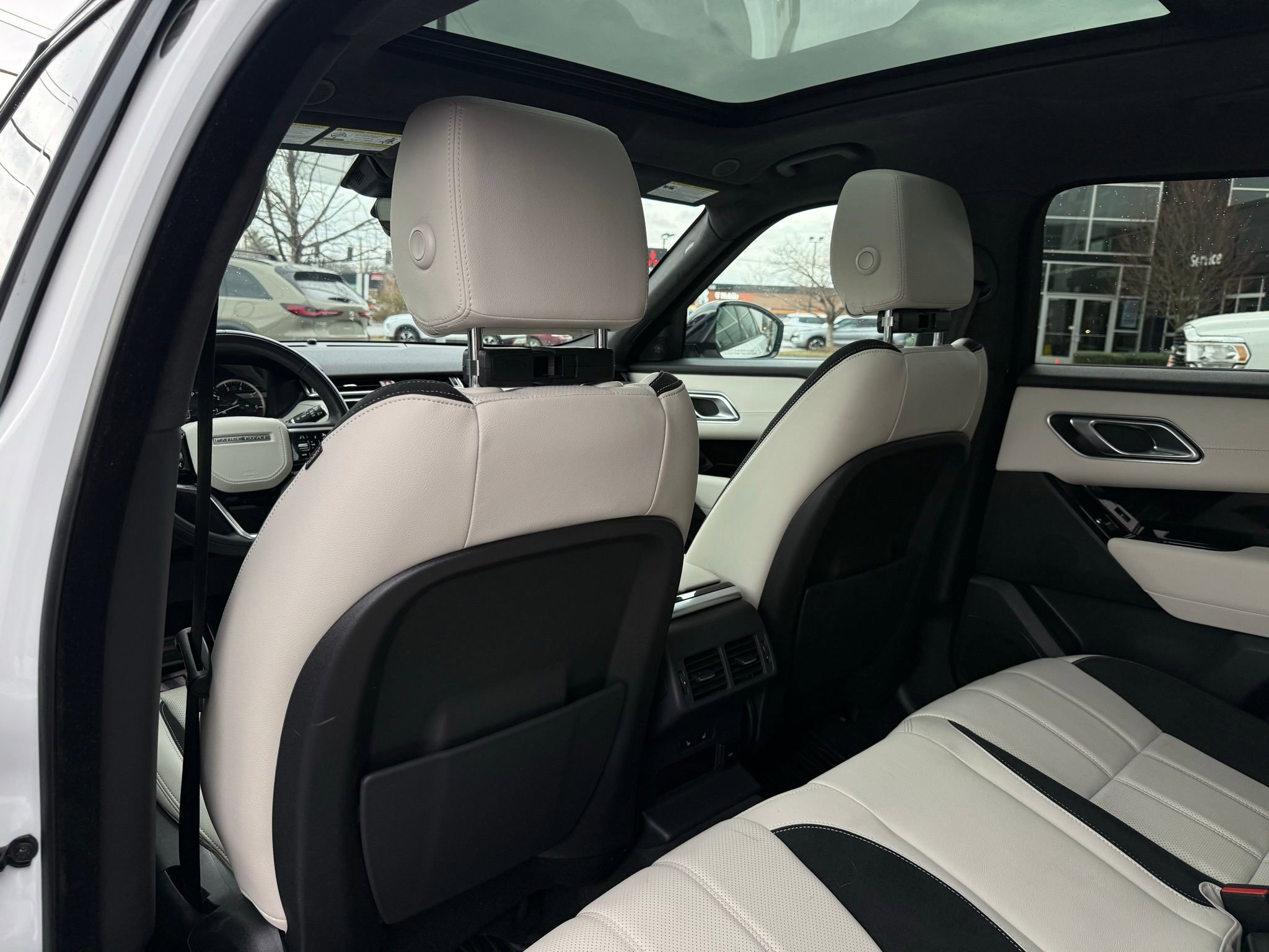 Used 2023 Land Rover Range Rover Velar R-Dynamic S image 42