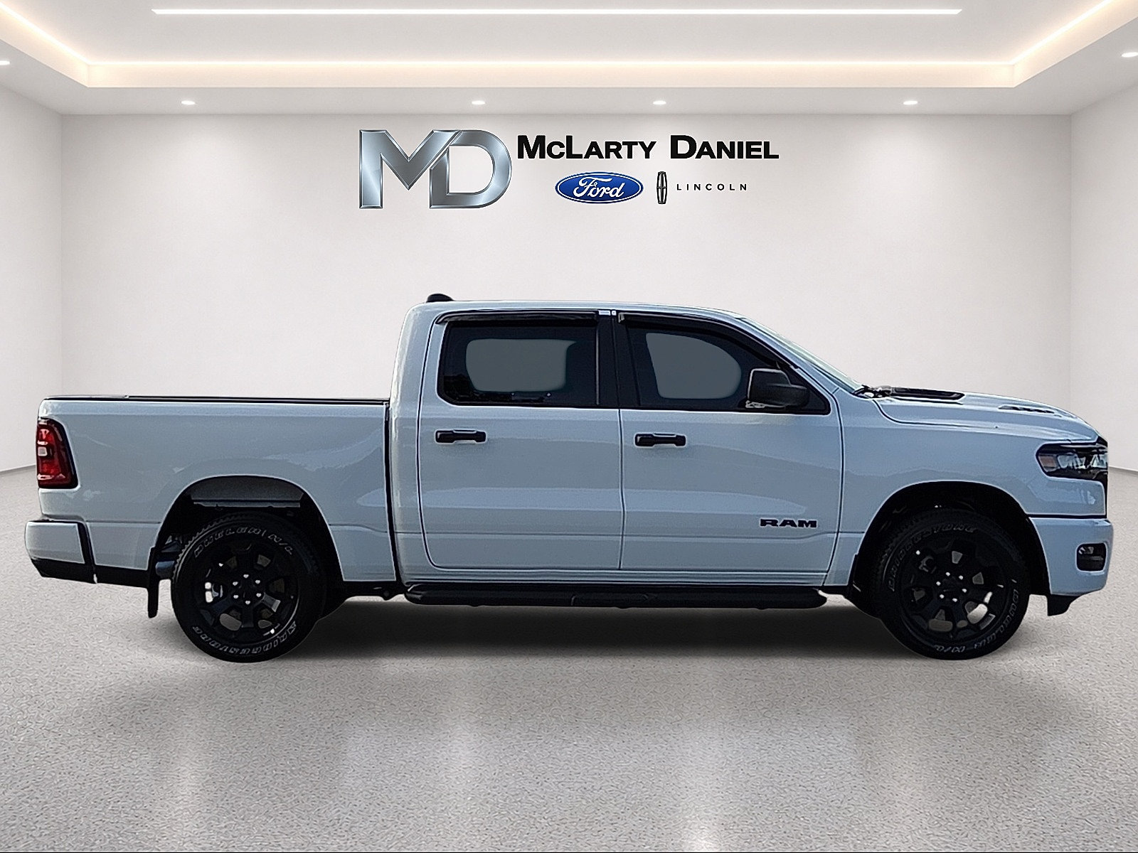 Used 2026 RAM 1500 Express AWD/4WD image 6