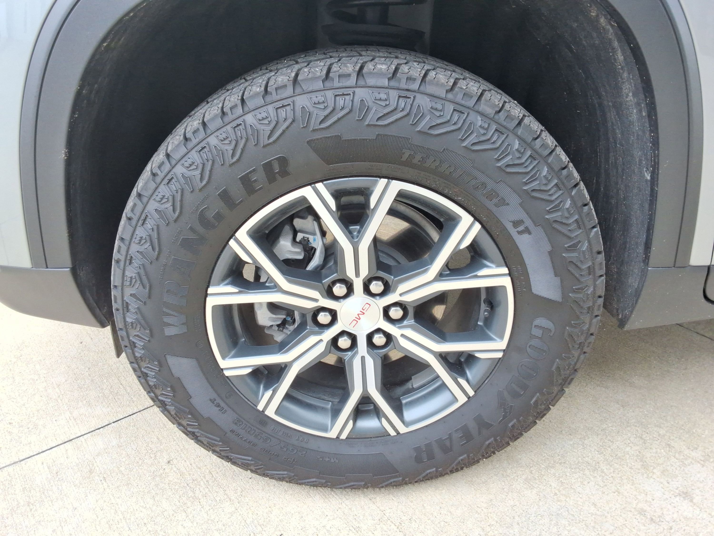 New 2025 GMC Acadia AT4 image 30