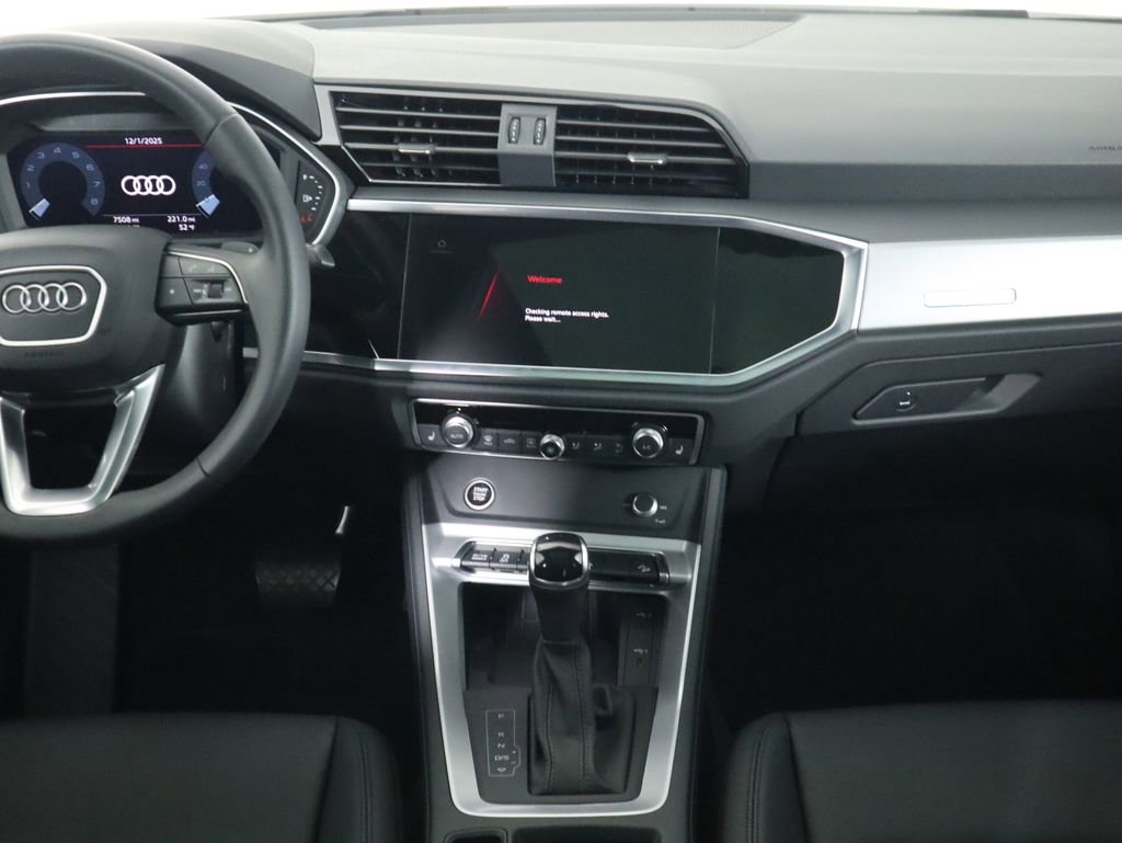 Certified 2025 Audi Q3 2.0T Premium w/ Convenience Package image 14