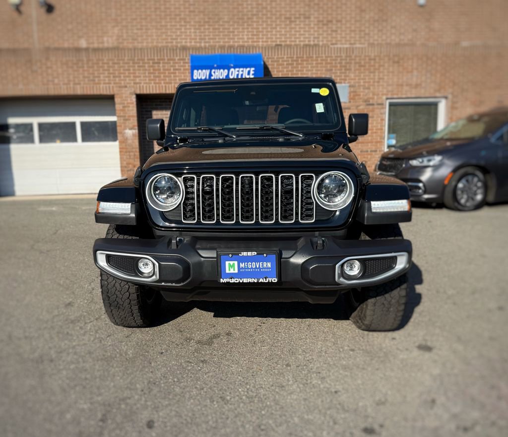 Used 2024 Jeep Wrangler Sahara w/ Technology Group image 2