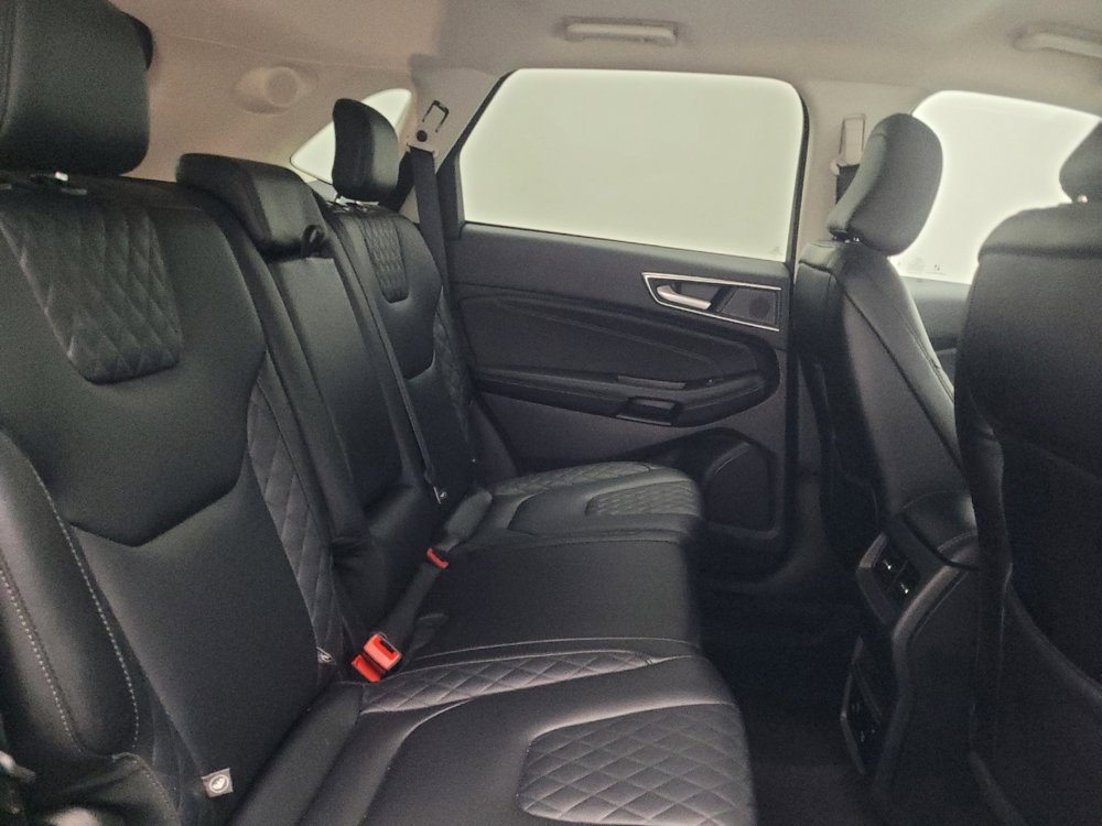 Used 2024 Ford Edge Titanium image 19