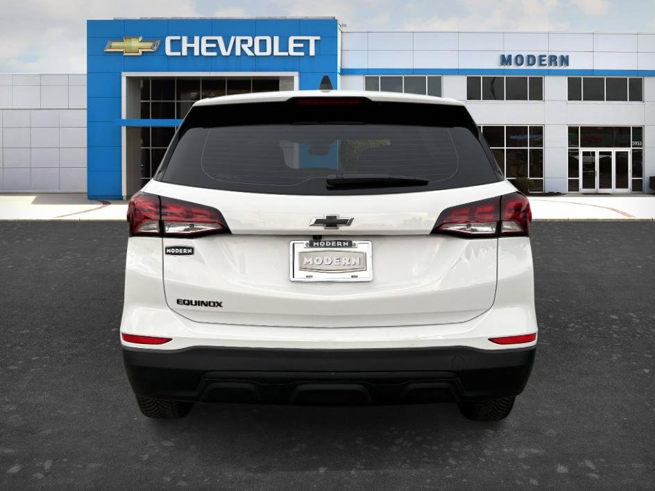 Used 2023 Chevrolet Equinox LS w/ Midnight Edition FWD image 3