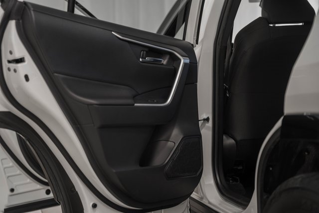 Used 2024 Toyota RAV4 SE image 37