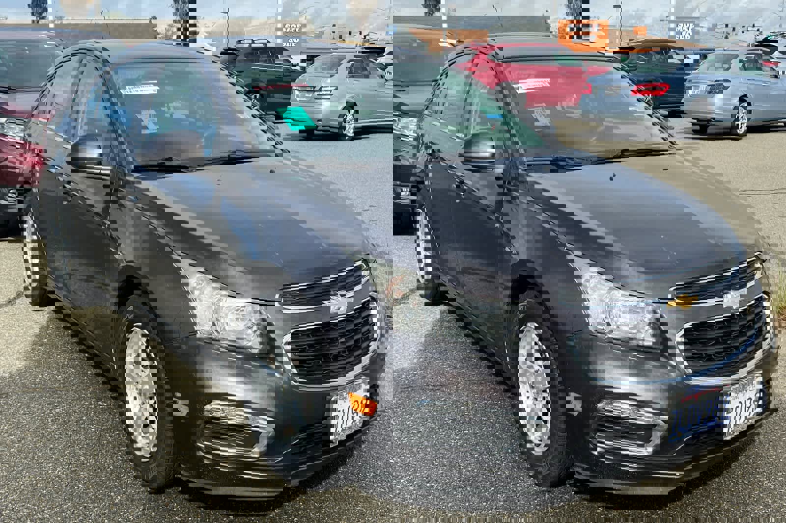 Used 2015 Chevrolet Cruze LT w/ Technology Package image 3