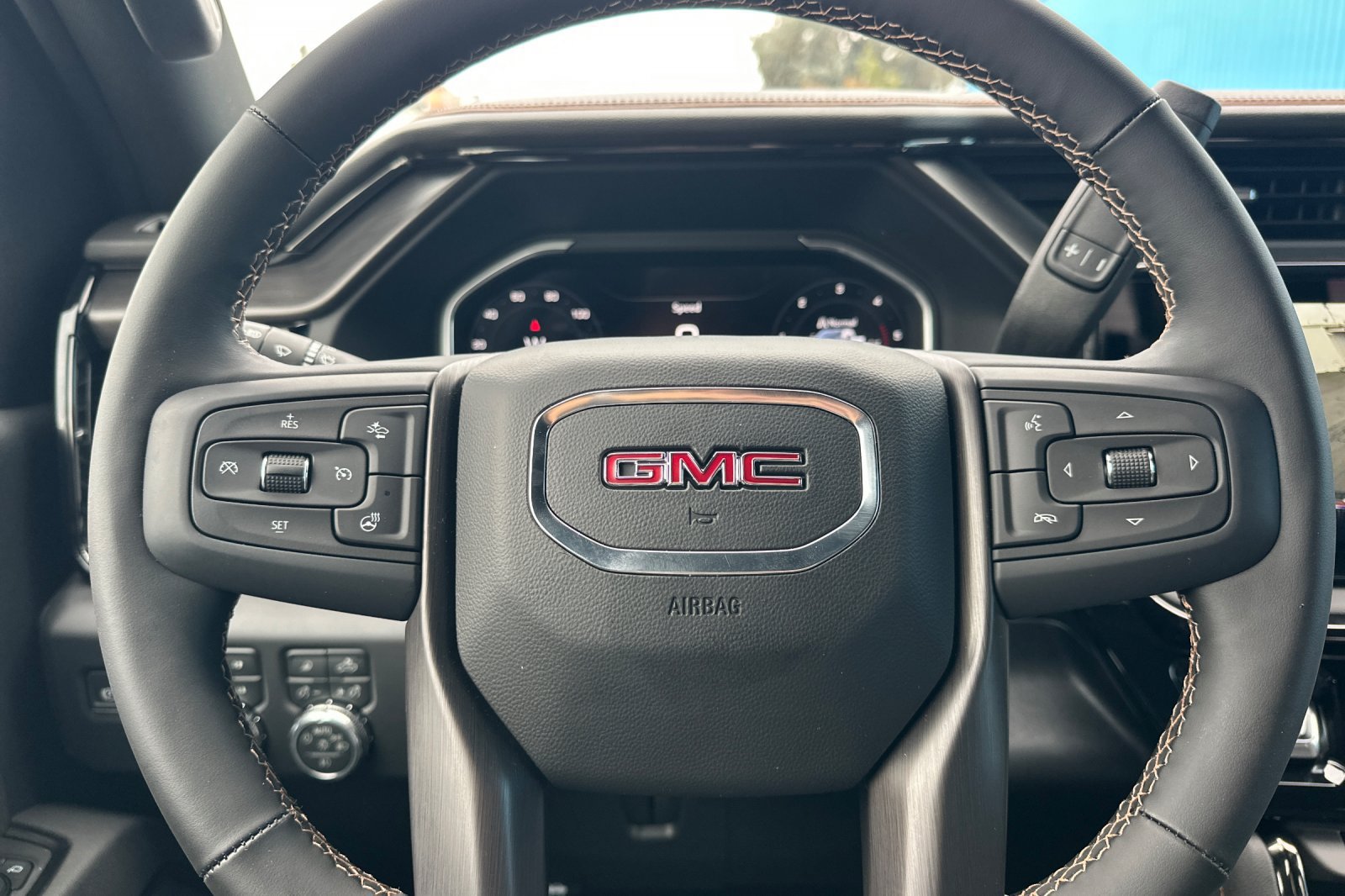 New 2026 GMC Sierra 2500 AT4 w/ AT4 Premium Plus Package AWD/4WD image 25