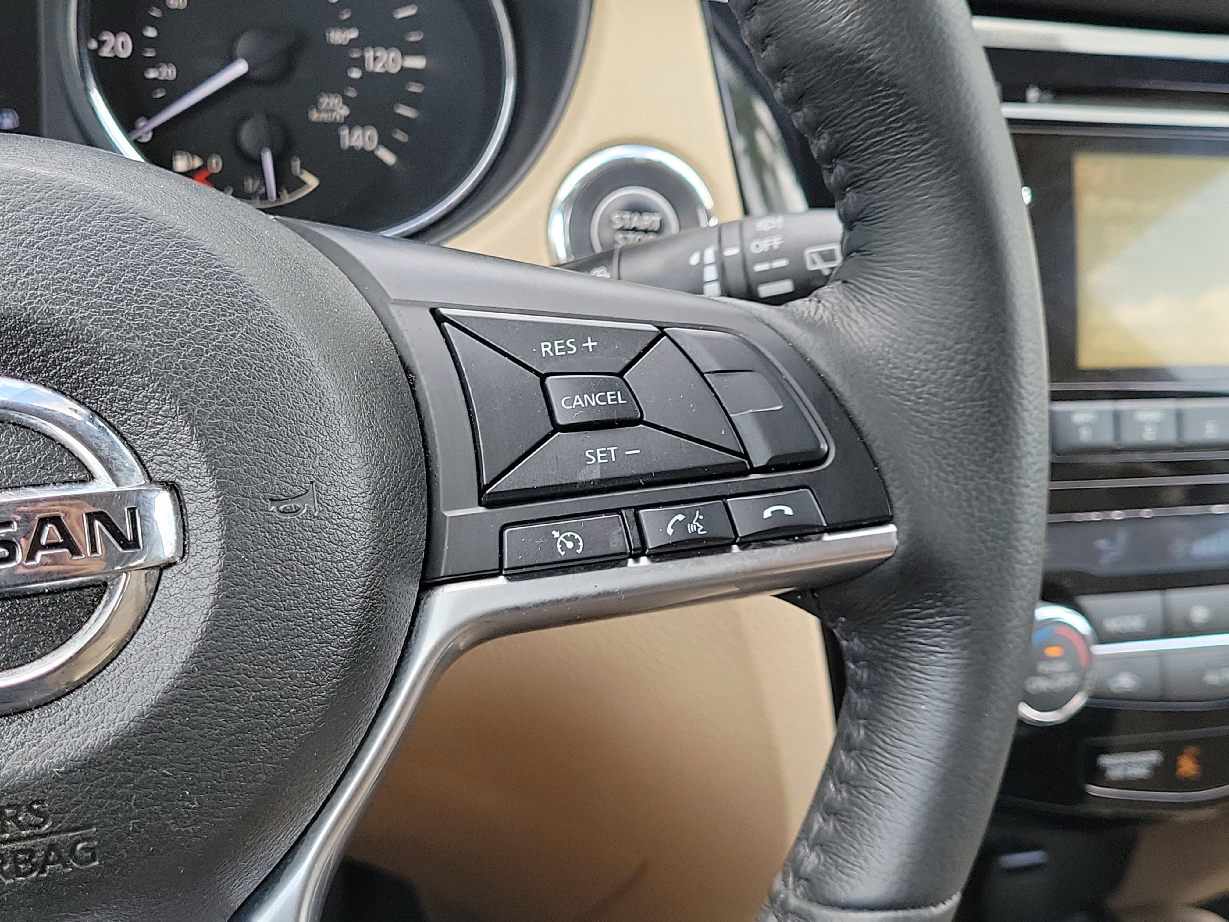 Used 2017 Nissan Rogue SV FWD image 24