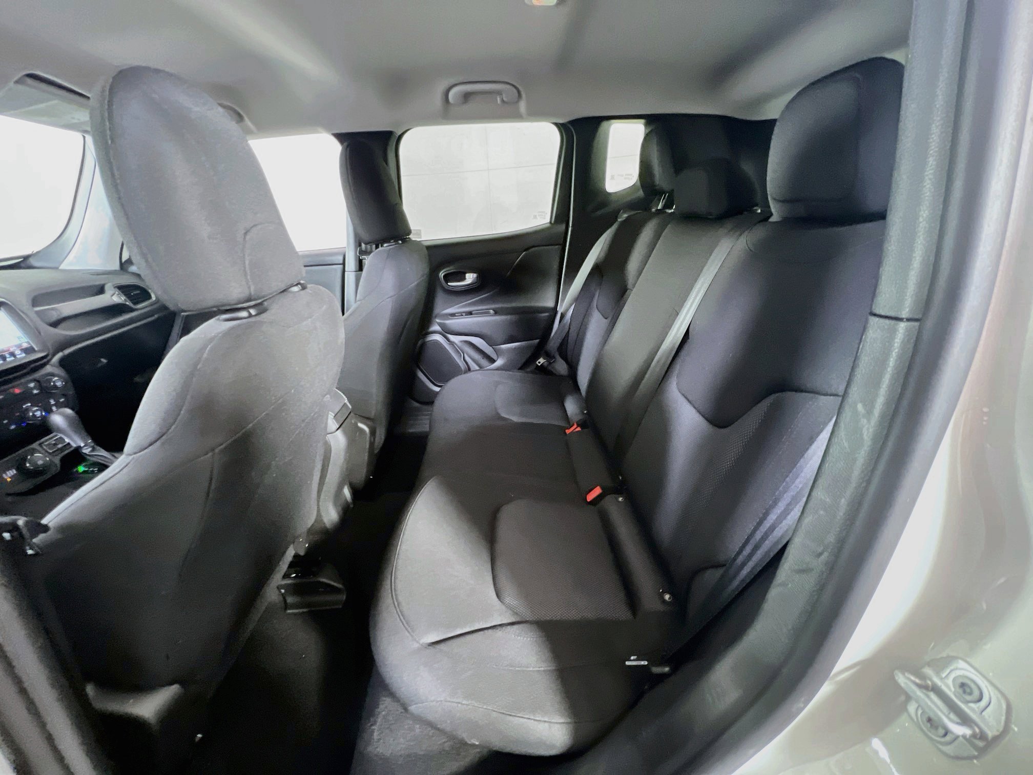 Used 2023 Jeep Renegade Latitude AWD/4WD image 23