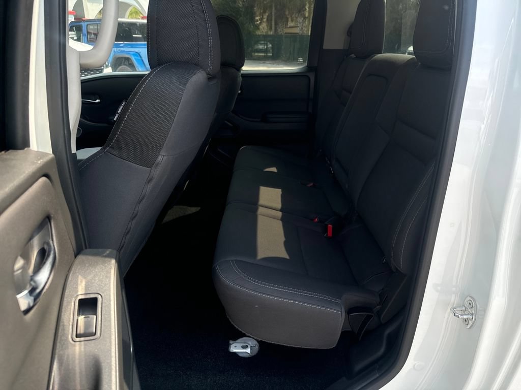Used 2024 Nissan Frontier SV AWD/4WD image 22