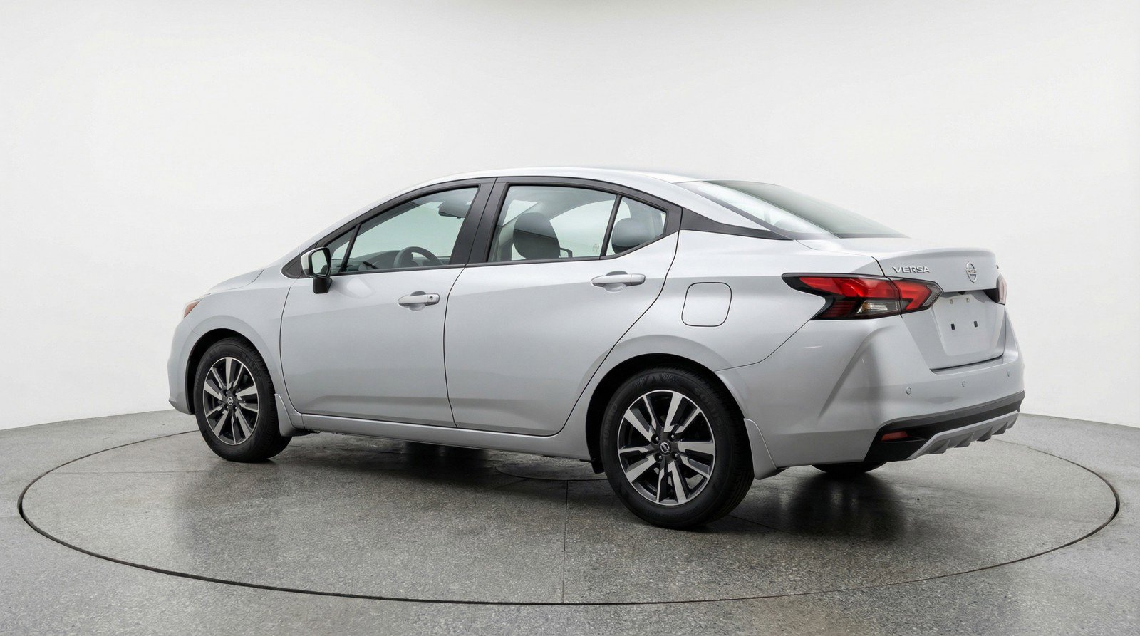 Used 2025 Nissan Versa SV image 6