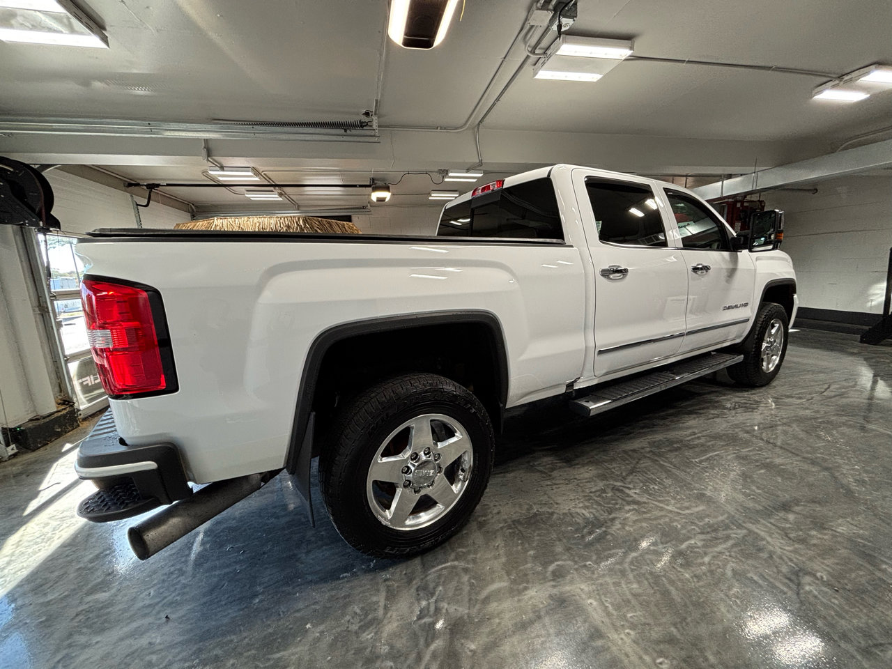 Used 2015 GMC Sierra 3500 Denali w/ Duramax Plus Package image 14