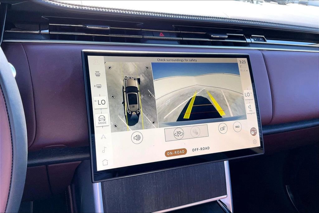 Used 2025 Land Rover Range Rover SE image 14