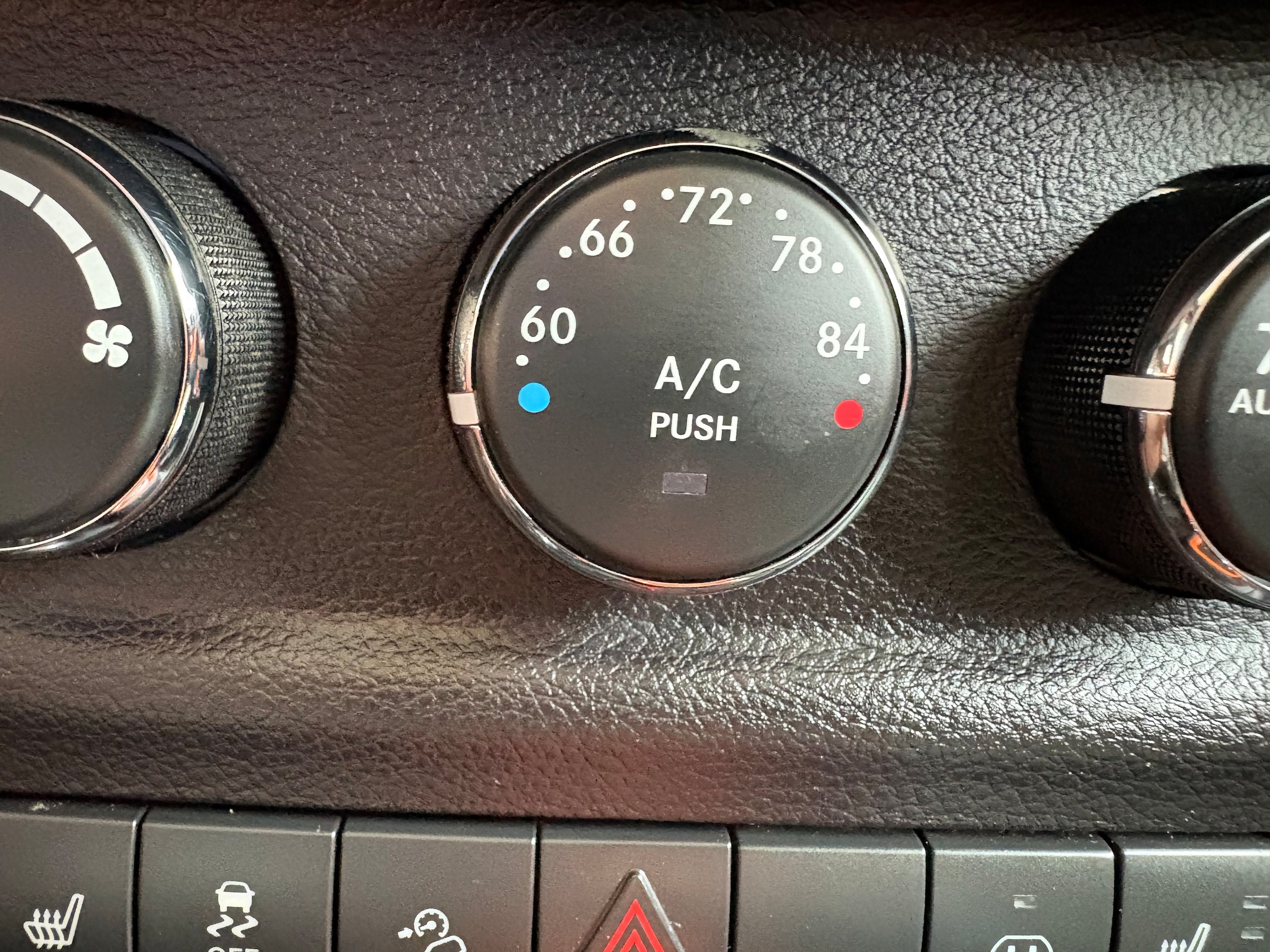 Used 2017 Jeep Wrangler Sahara AWD/4WD image 39