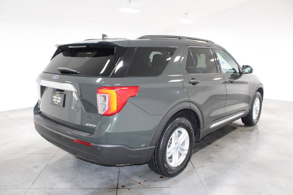 Used 2023 Ford Explorer XLT image 9