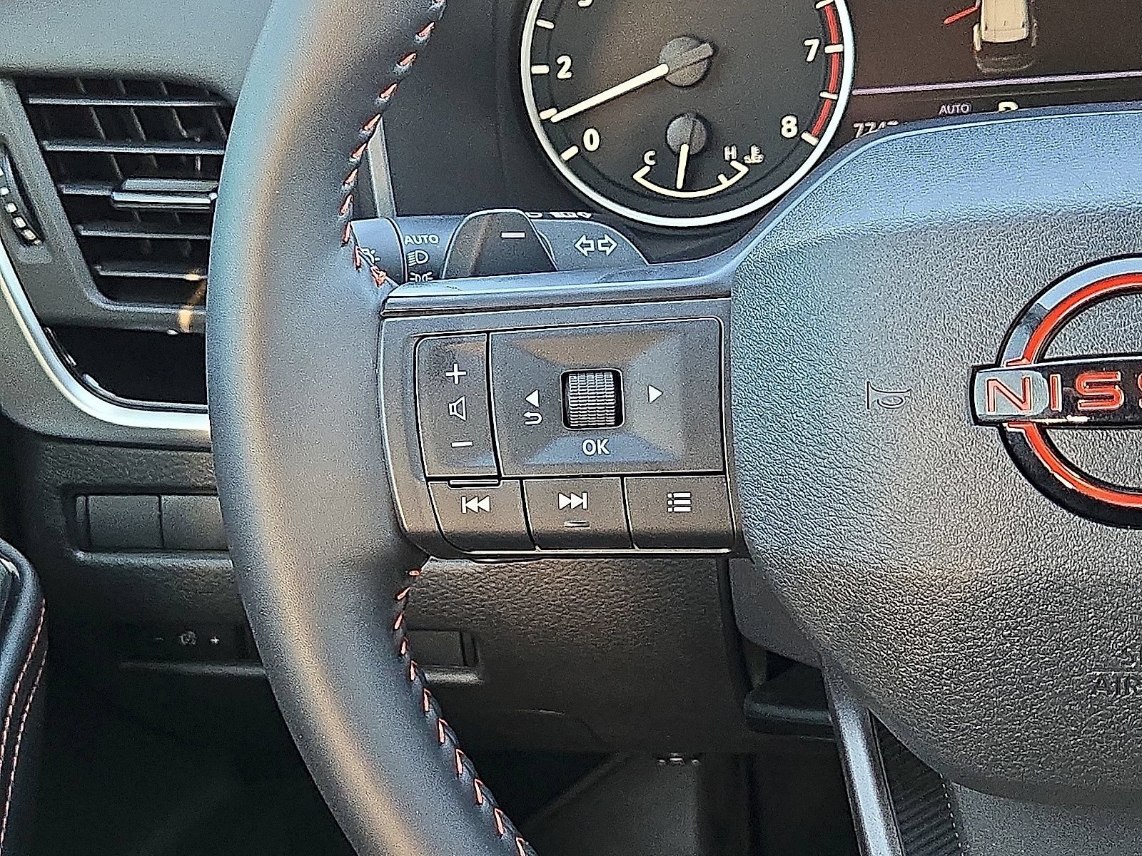 Used 2026 Nissan Rogue SV w/ Rock Creek Premium Package AWD/4WD image 19