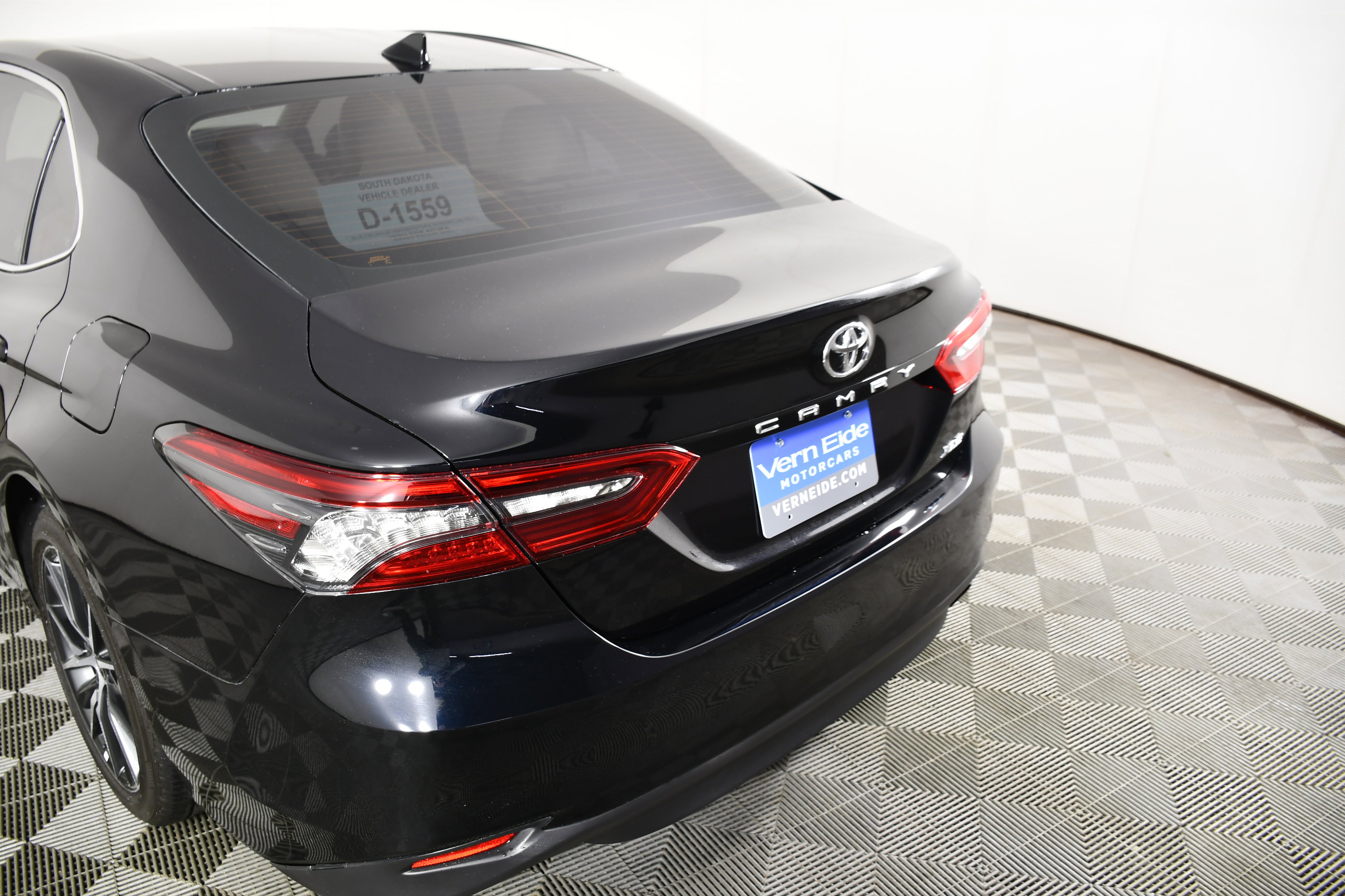 Used 2024 Toyota Camry XLE FWD image 15