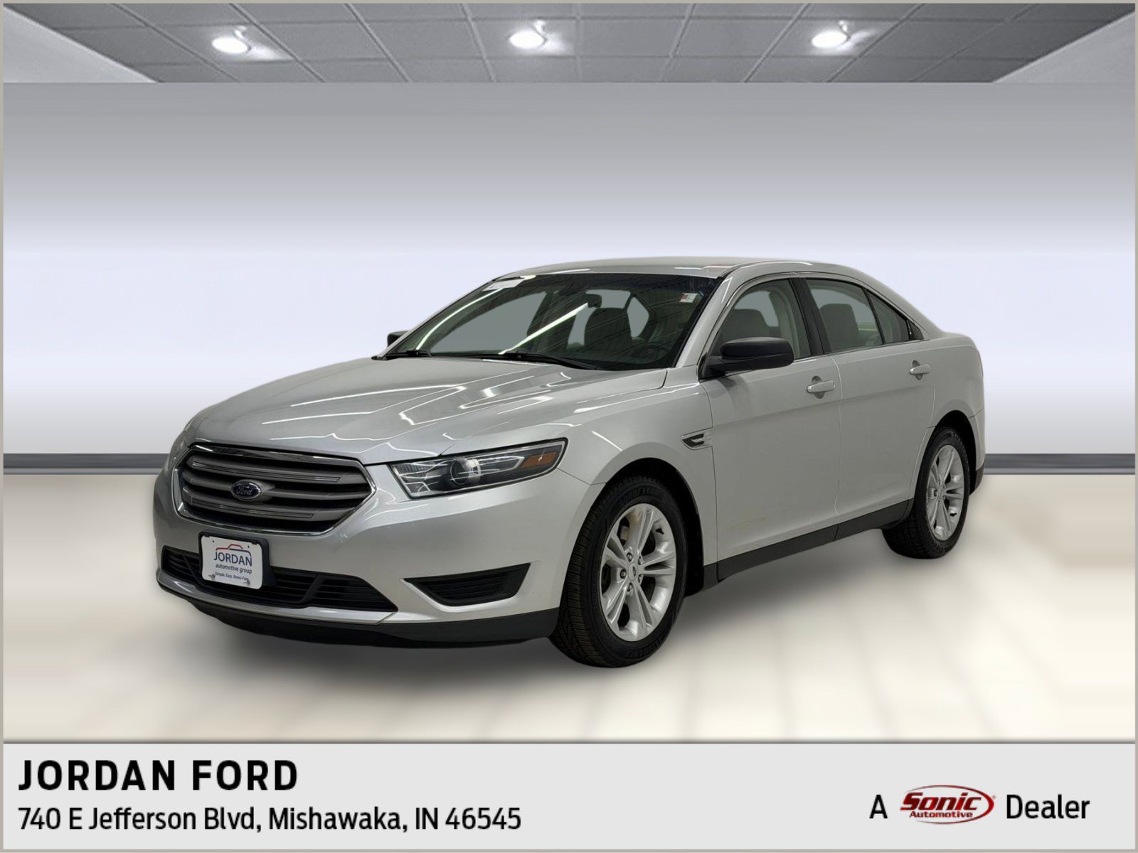Used 2017 Ford Taurus SE image 1