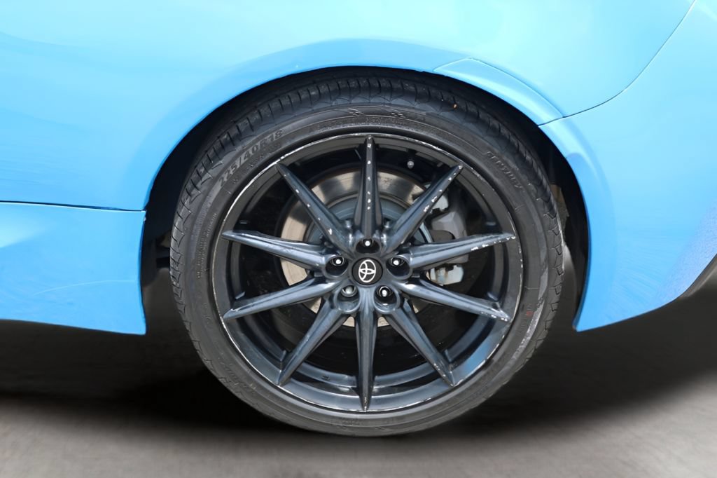 Used 2022 Toyota GR86 Premium w/ ALL Weather Mat Package (TMS) RWD image 9