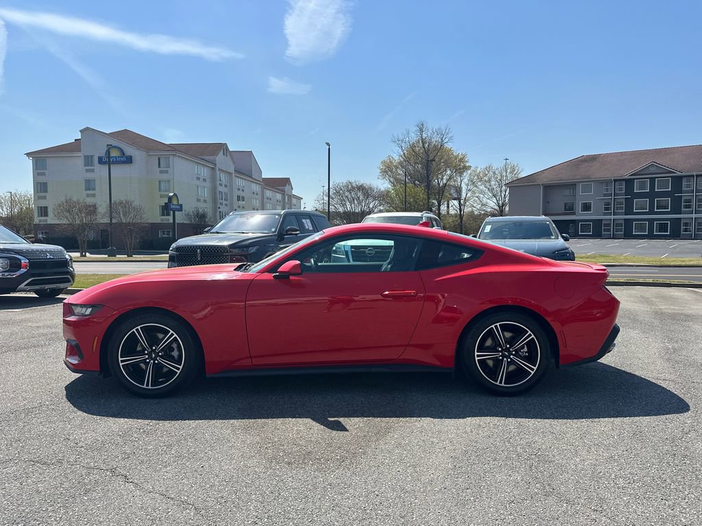 Used 2024 Ford Mustang Premium image 4
