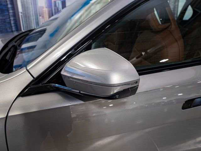 Used 2026 BMW 740i xDrive w/ Premium Package image 10