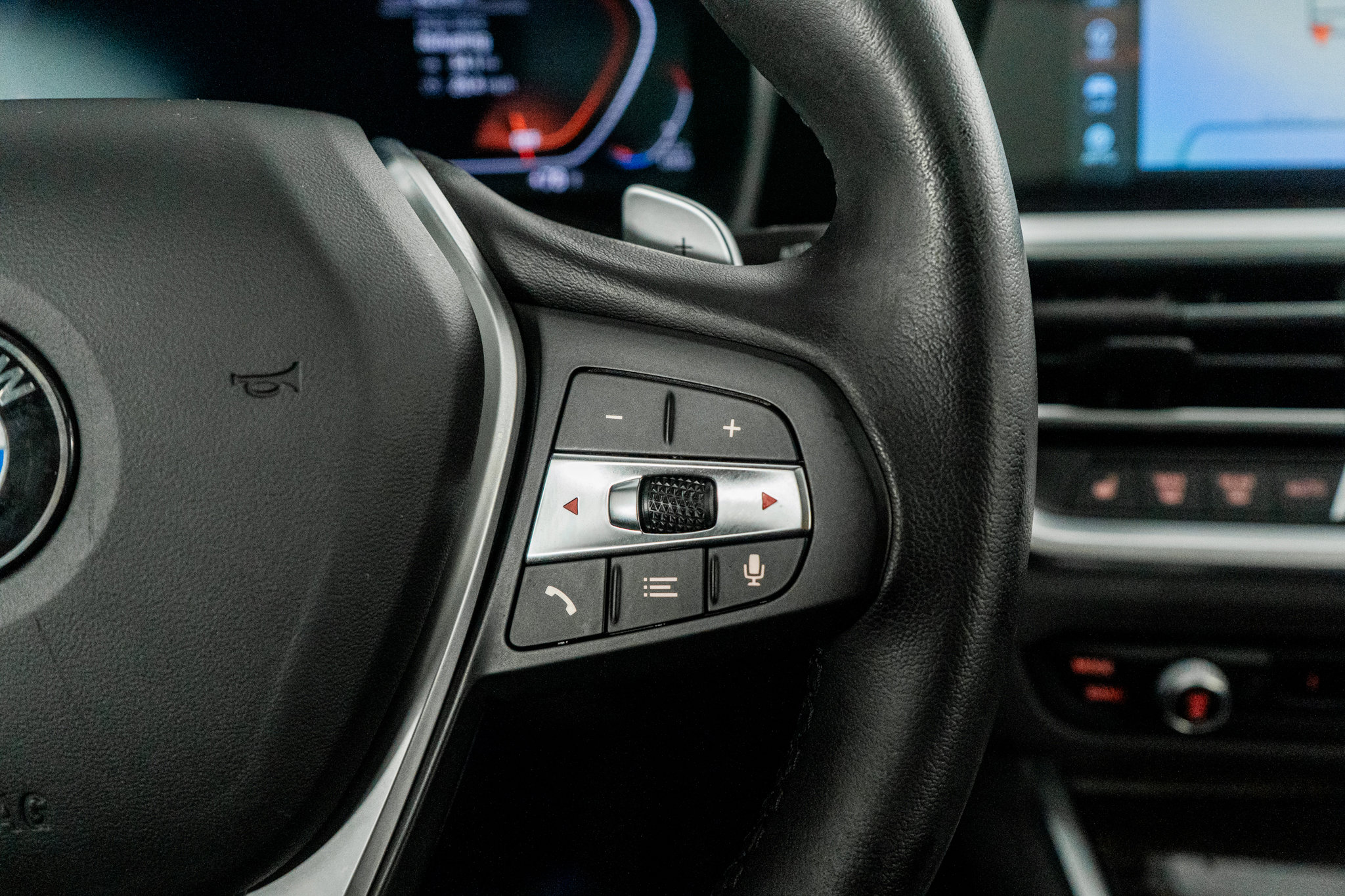 Used 2020 BMW 330i Sedan w/ Executive Package image 43