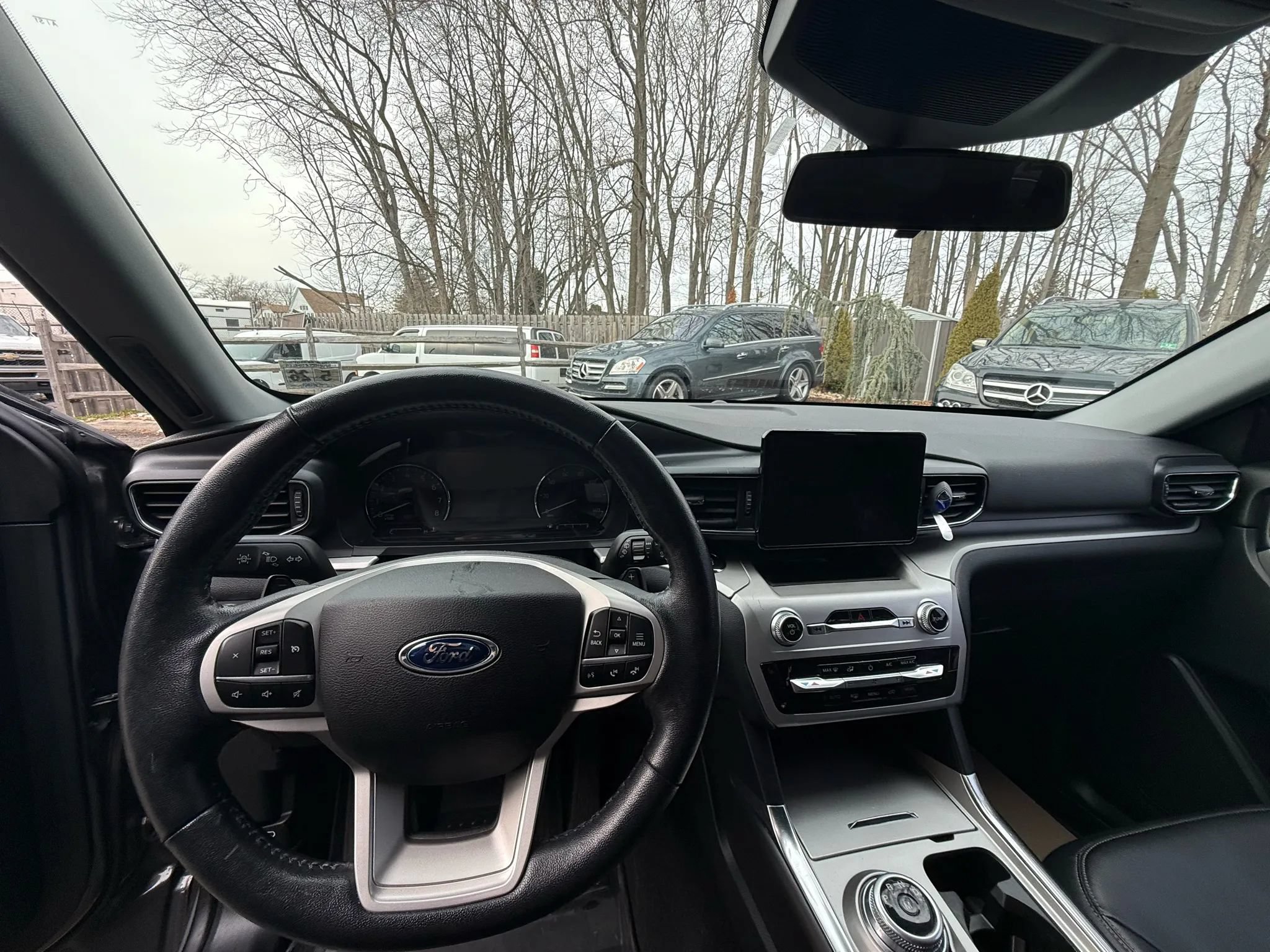 Used 2021 Ford Explorer XLT w/ Equipment Group 202A AWD/4WD image 14