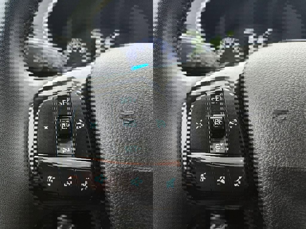 Used 2022 Ford Escape SE w/ SE Sport Appearance Package image 18