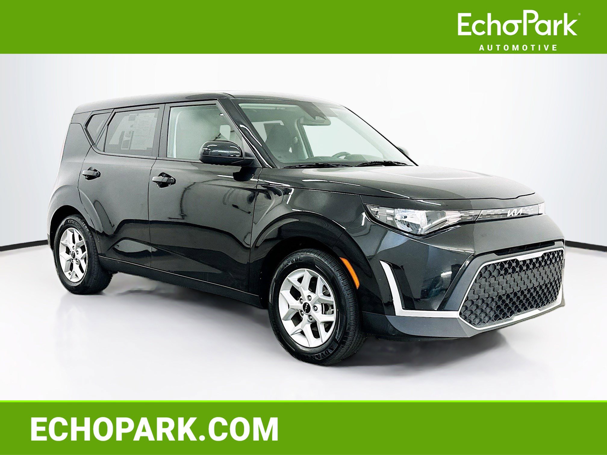 Used 2025 Kia Soul LX w/ LX Technology Package FWD image 1