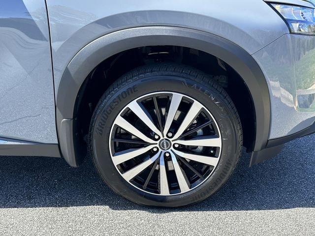 Certified 2025 Nissan Pathfinder Platinum w/ Lighting Package (N92) image 13