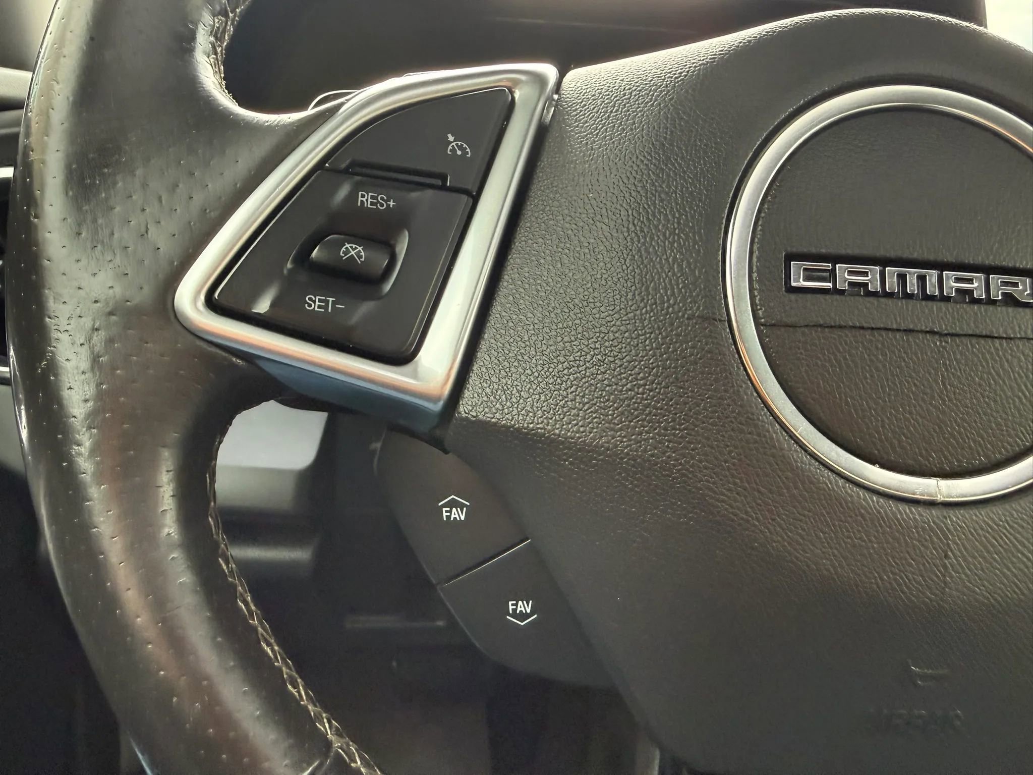 Used 2018 Chevrolet Camaro SS RWD image 27