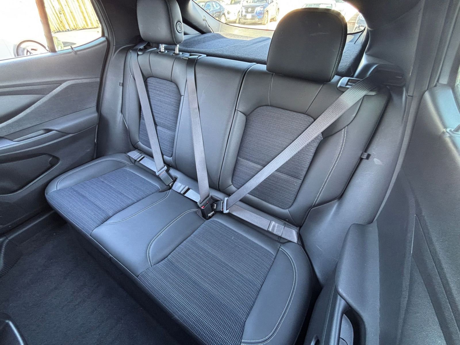 Used 2025 Buick Envista Preferred image 37