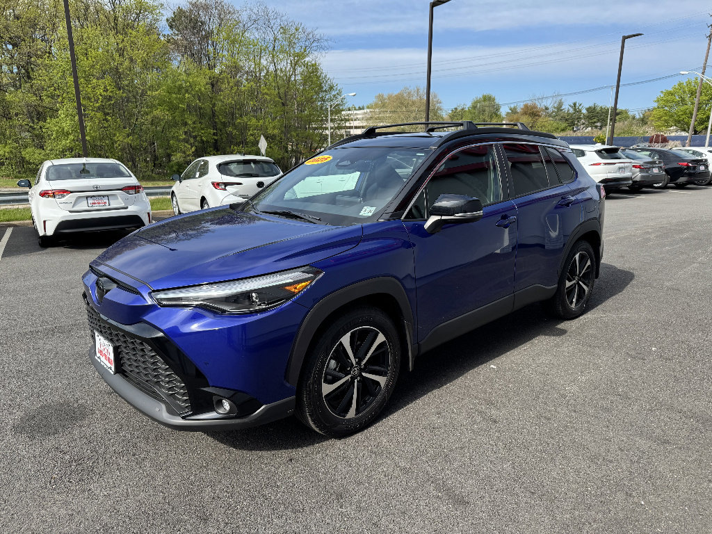 Used 2025 Toyota Corolla Cross AWD Hybrid image 2