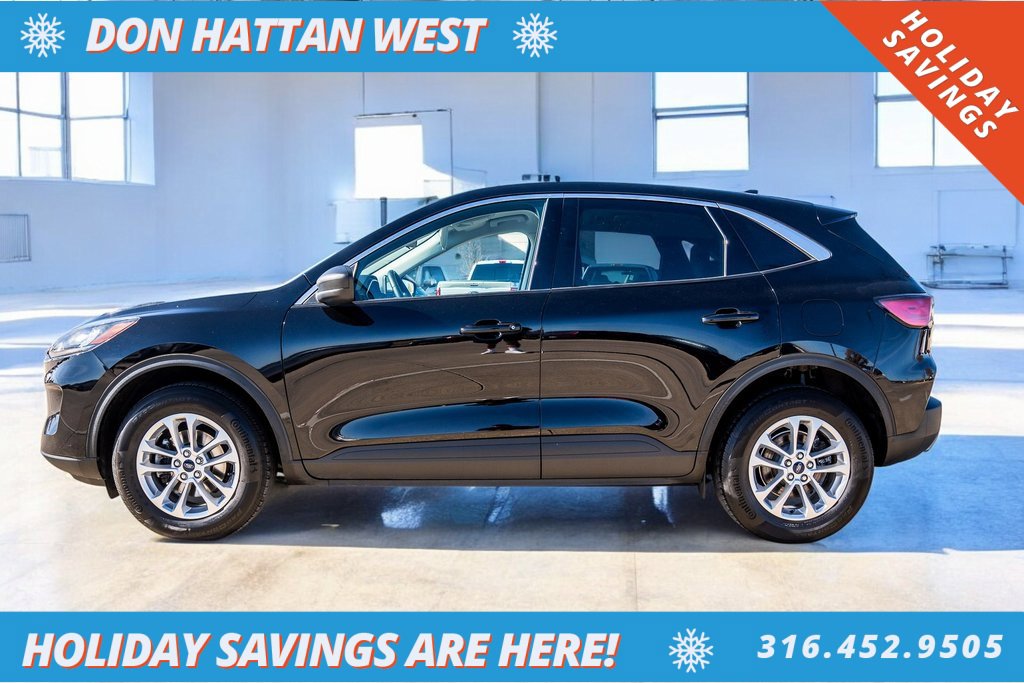 Used 2022 Ford Escape SE w/ Cold Weather Package image 2