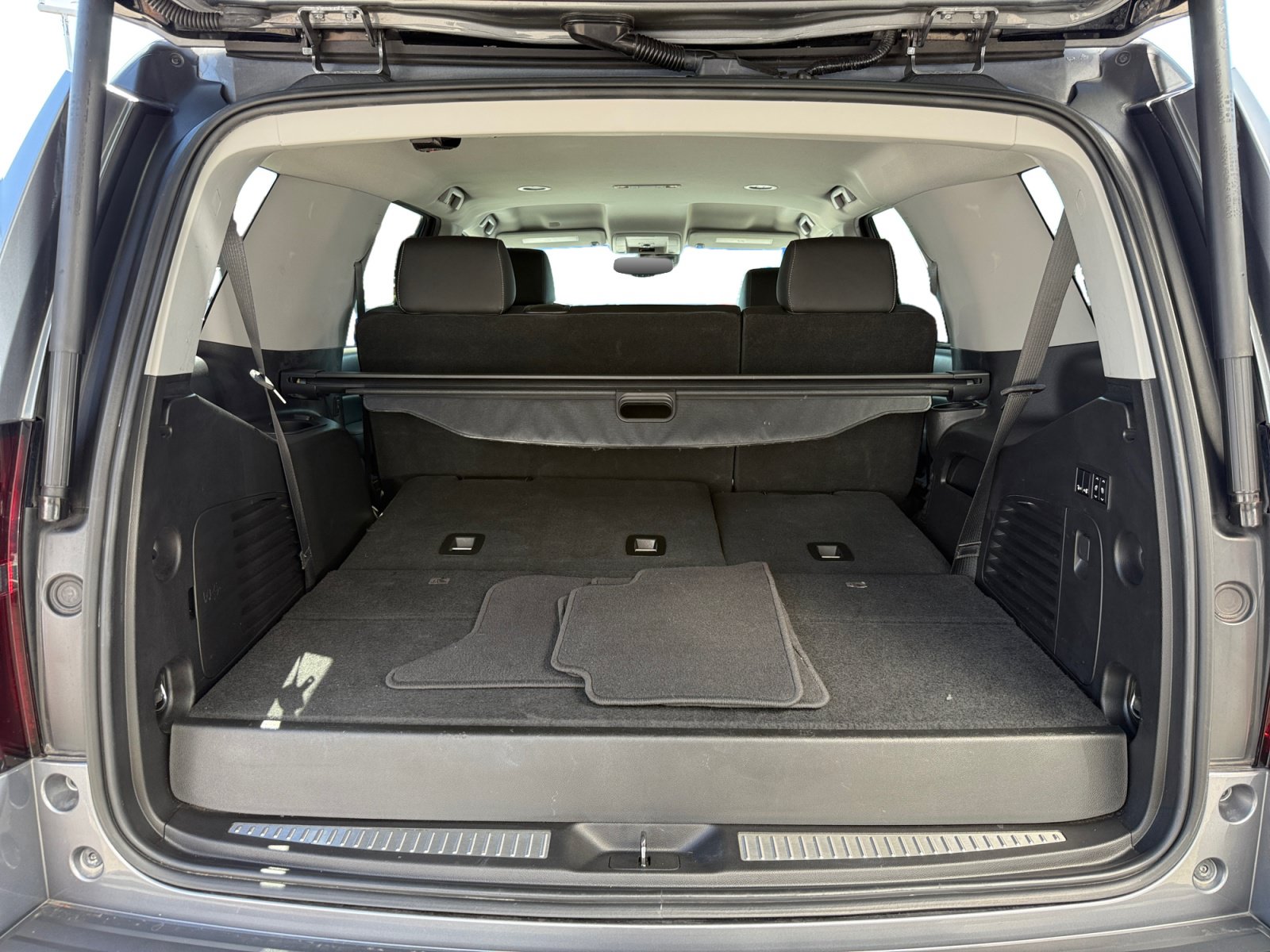 Used 2018 Chevrolet Tahoe Premier AWD/4WD image 17